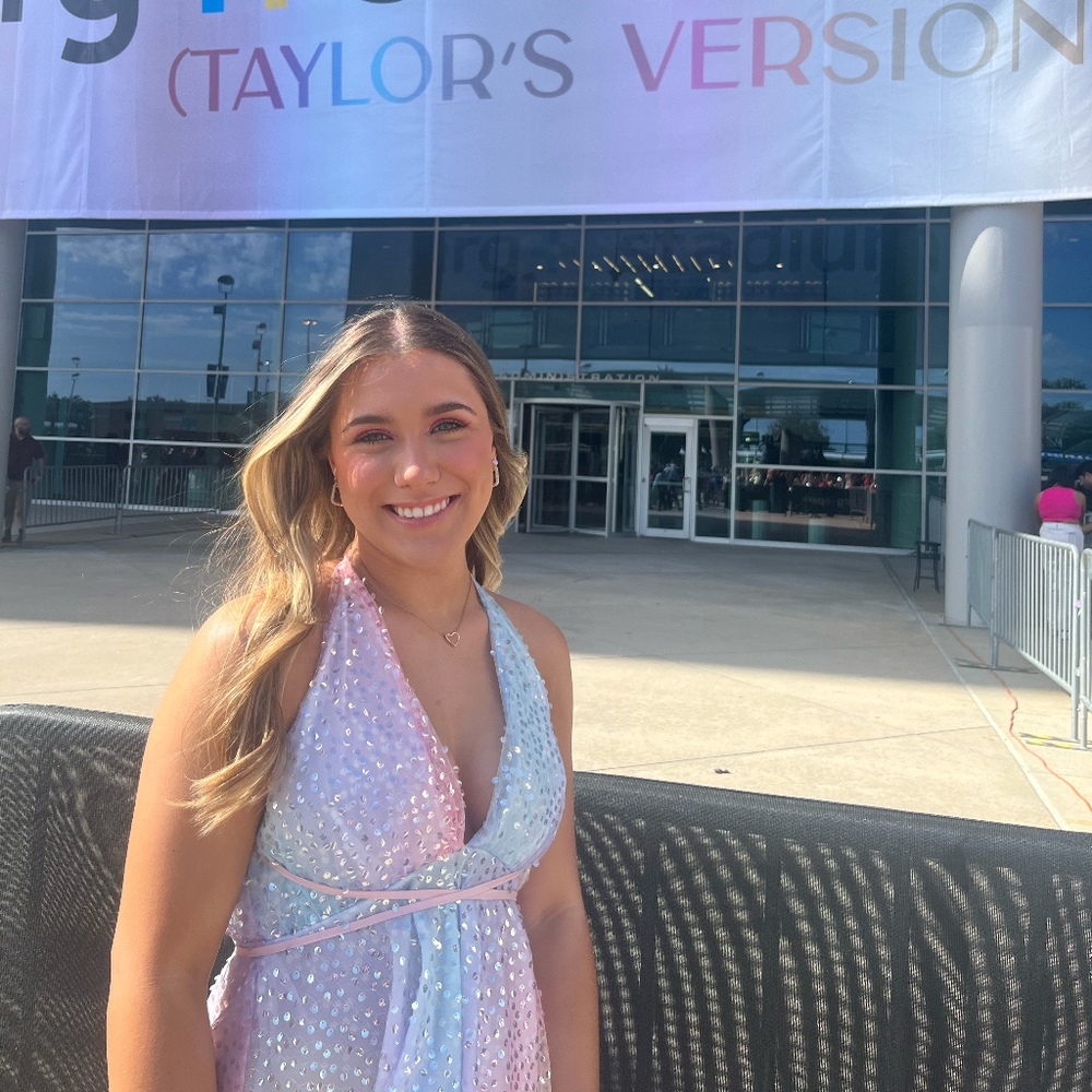 Meet your Posher, Alyssa